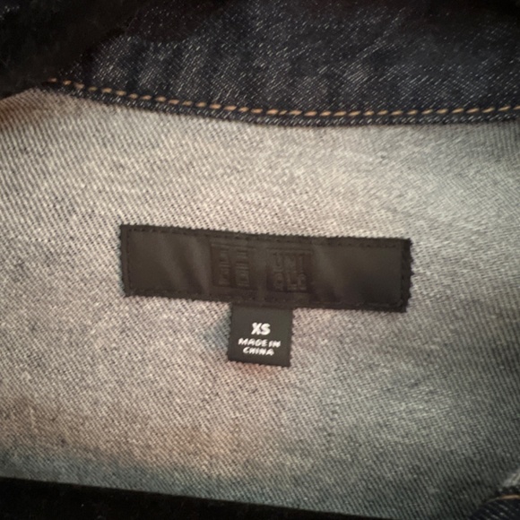 Uniqlo Denim Jacket Dark Wash - Picture 2 of 6